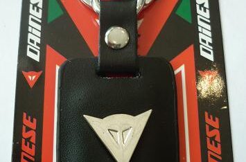 Брелок "Dainese" кожа