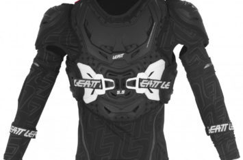 Детская мотозащита тела Body Protector LEATT 5.5 Junior Black