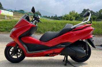 Макси-Скутер Honda Forza 250 MF10