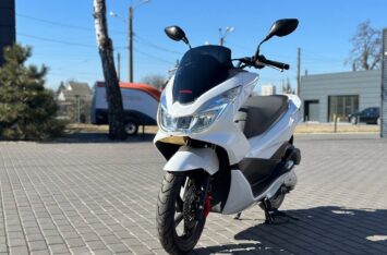 Скутер Honda PCX 150 KF18