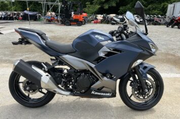 Мотоцикл Kawasaki Ninja 400-2 2022